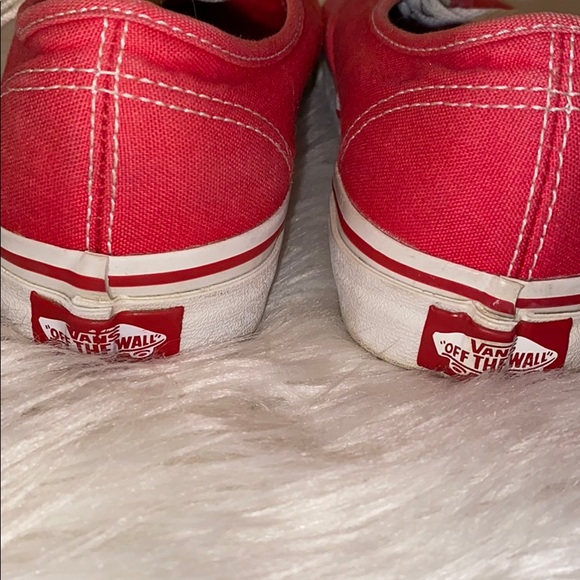 Red vans - Picture 2 of 3